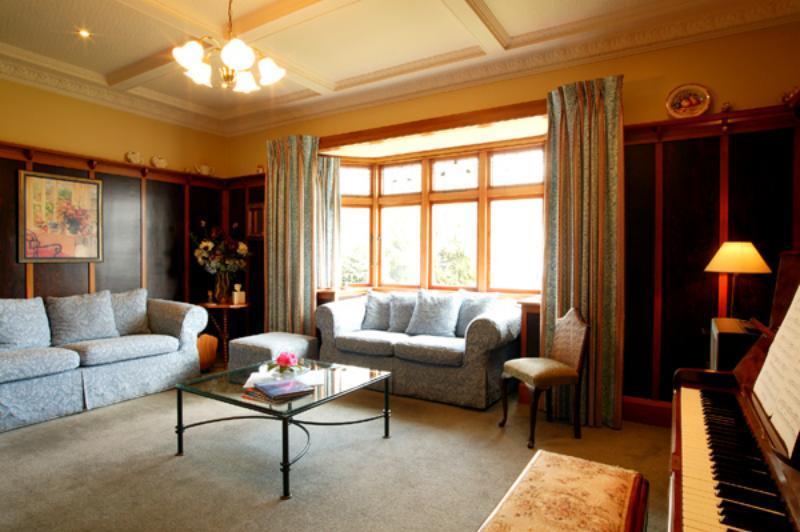 Highway House Bed And Breakfast Oamaru Kültér fotó